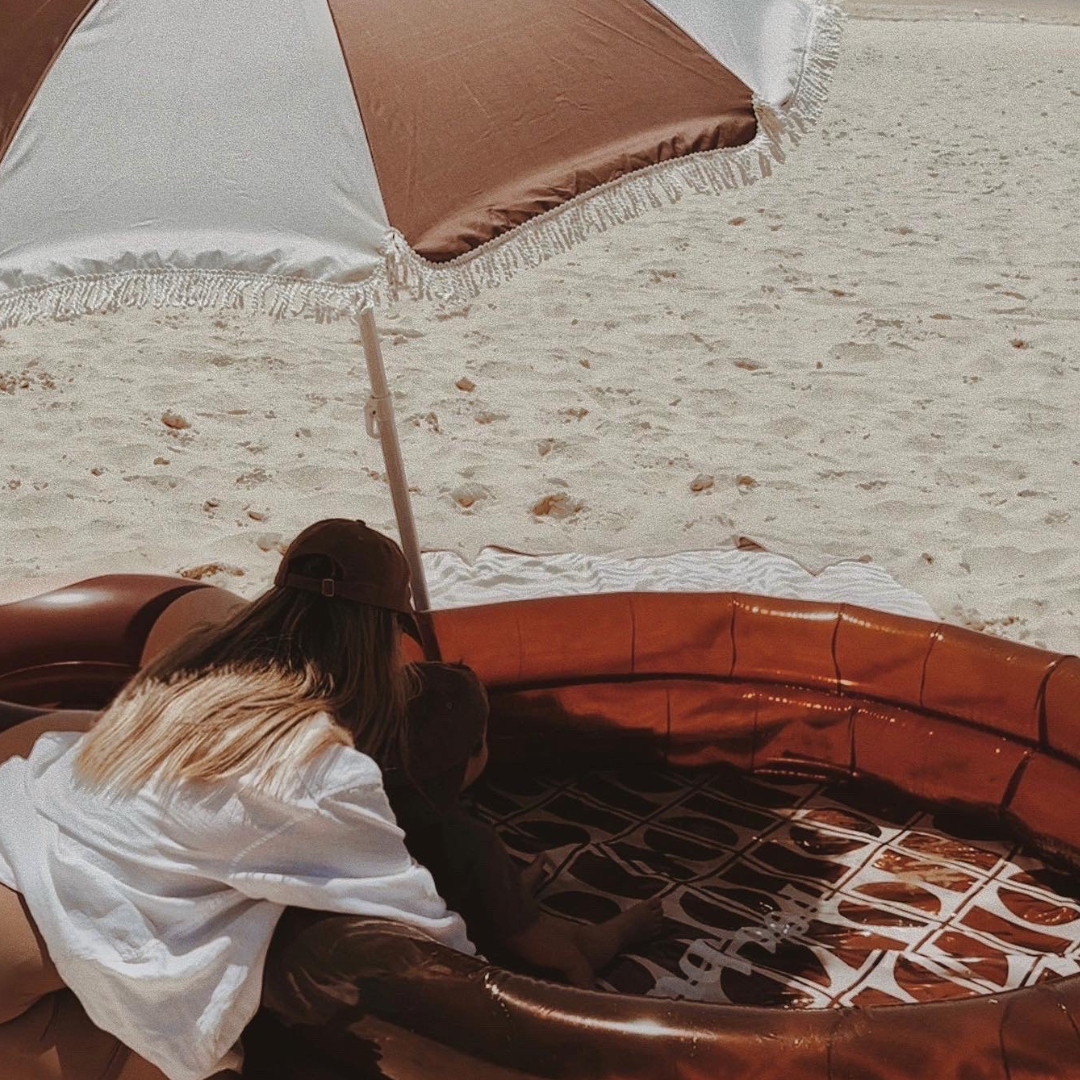 Hourglass Amber Pool